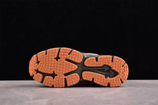 Off-White™ x Nike Zoom Vomero 5 – Olivgrün/Orange/Weiß: Die Fusion aus Funktionalität, Design und Streetwear-Rebellion