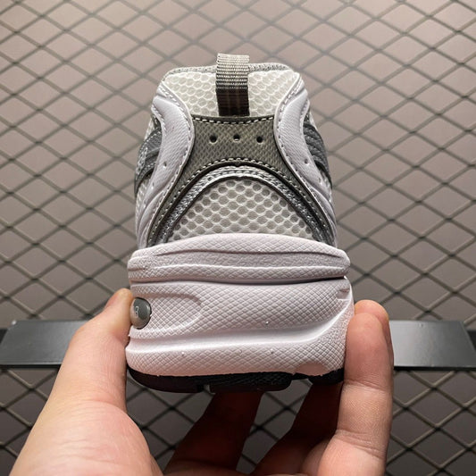 New Balance 530 in White/Silver